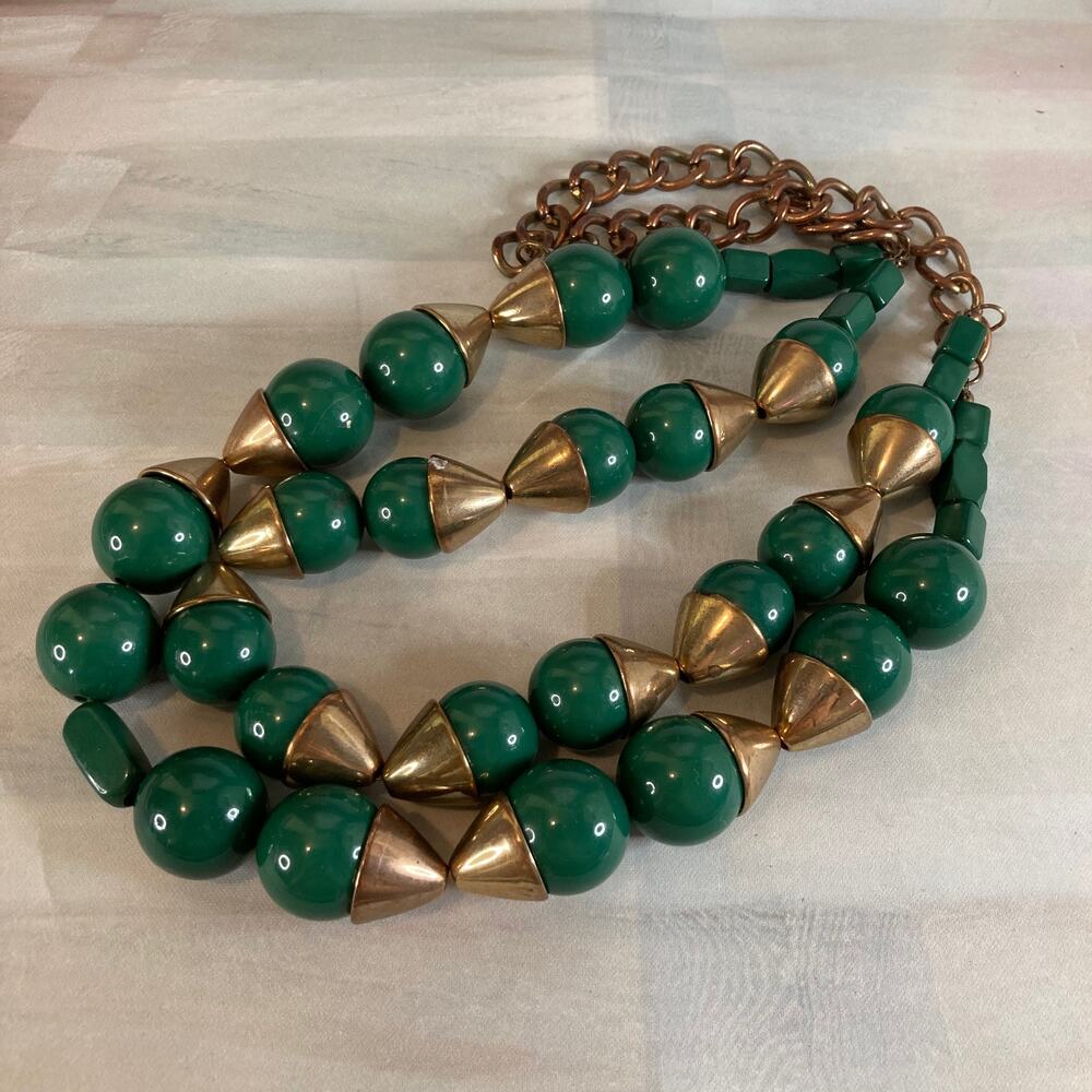 0042 Y2K K. Amato Chunky Two-Layer Green and Gold Tone Acrylic Beaded Necklace - Picture 6 of 6